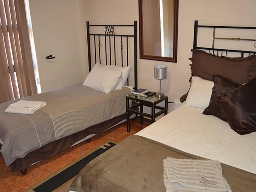 Esme's Guest House - Upington - Slaapkamer