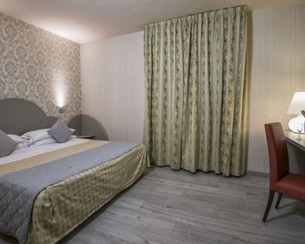 Marchi Hotel - Soliera - Bedroom