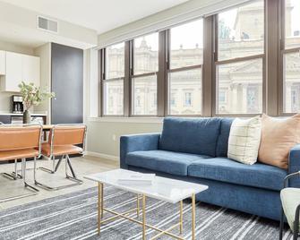 Kasa Cadillac Square Detroit - Detroit - Living room