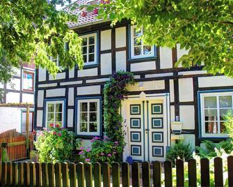 Charming Half-Timbered House In The Country - Northeim - Building