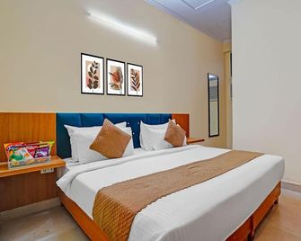 Snapstayz - Noida - Schlafzimmer