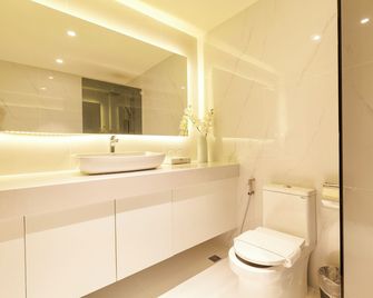 The One Hotel Bay Breeze Pattaya - Πατάγια - Μπάνιο