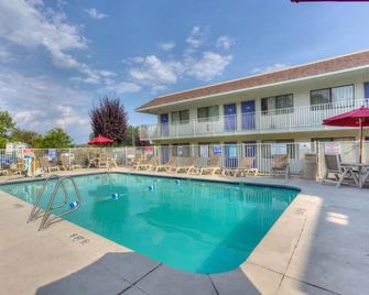 Motel 6-Troutdale, Or - Portland East - Troutdale - Pool
