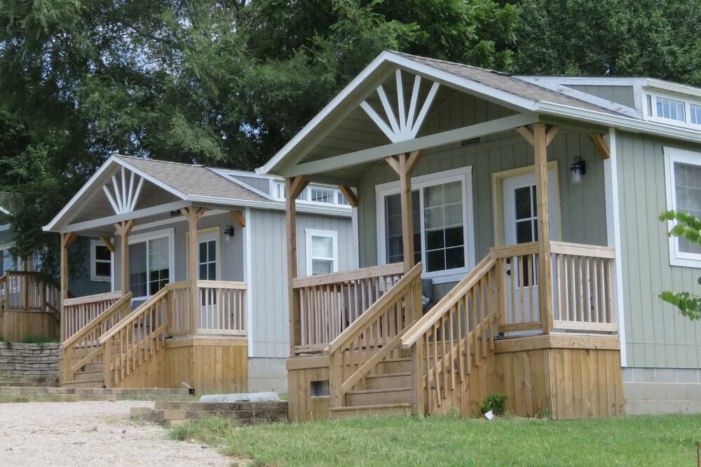 Cozy cabin 2 in wonderful Nebraska City with WiFi, AC - Nebraska City - Budova