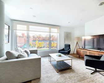 Modern 2BR-newly built-near NYC - 霍博肯 - 客廳