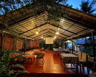 The Hostel Stories, Varkala - Helipad Road - Varkala - Restaurant