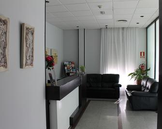 Hotel Barajas Plaza - מדריד - דלפק קבלה