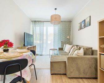 Cozy & Bright Apartment with Parking and Garden by Noclegi Renters - Gdansk