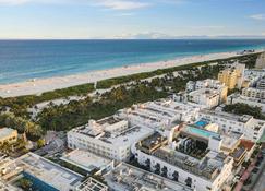 2 B/R- Heart of South Beach, Near Ocean Dr & Beach - Miami Beach - Building