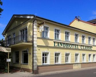 Landhotel Classic - Oranienburg - Building