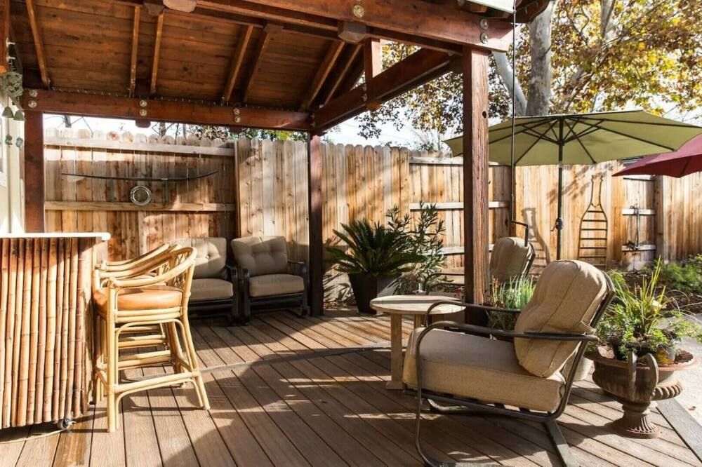 Peaceful Woodlake near Downtown Sacramento - סקרמנטו - פטיו