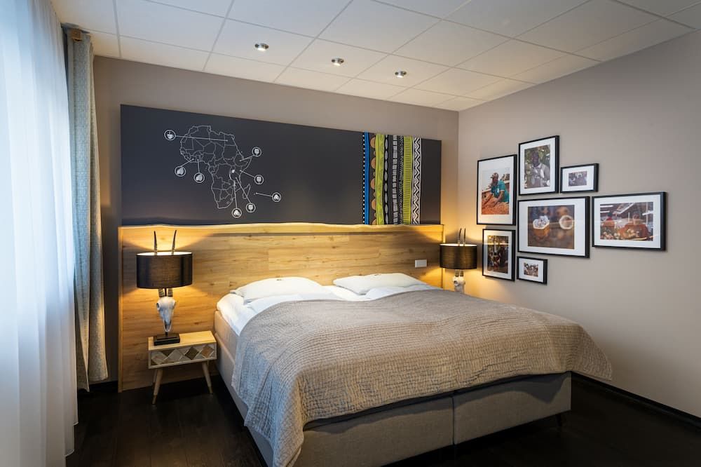 فود هوتل نويوايد