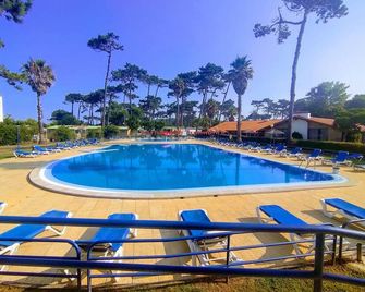 Parque de Campismo Orbitur Angeiras - Mindelo - Piscine