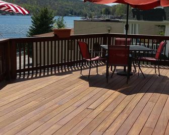 Lake Side Chalet style House at Harvey's Lake - Harveys Lake - Balcony