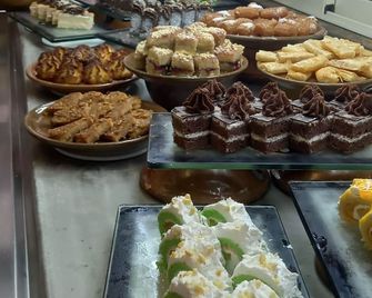 Silver Beach Boutique Hotel - Al Quşayr - Buffet
