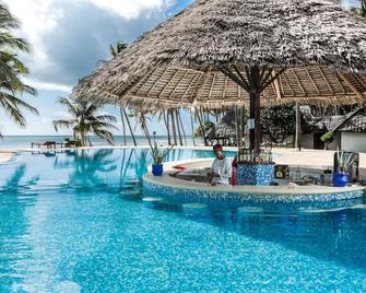 Karafuu Beach Resort & Spa - Sansibar - Pool
