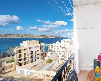 Seashells Self Catering Apartment by Getaways Malta - Saint Paul’s Bay - Balkon