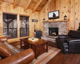 Moonshine Holler - Pigeon Forge - Salon