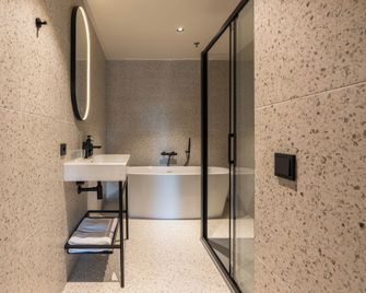 Myhotel Meppel - Meppel - Bathroom