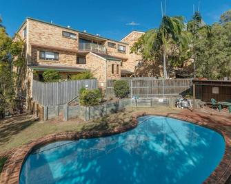 The Hidden Flower - A Spacious Poolside Abode - Brisbane - Pool