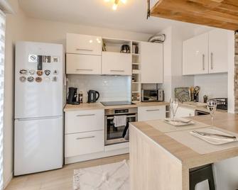 La Résidence Fleurie, vue sur le Lac Léman - Thonon-les-Bains - Kitchen