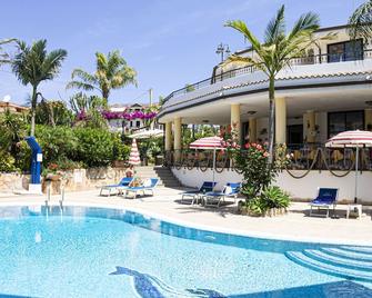 Hotel L'Ancora - Capo Vaticano - Pool