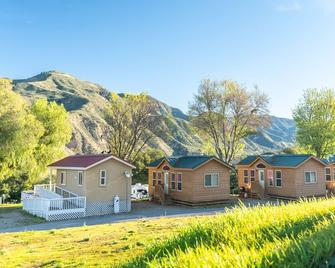 Rancho Oso Rv & Camping Resort - Santa Barbara - Building