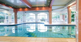 瑪麗歐斯別墅藍色假日酒店 - 艾克斯萊班 - 艾克斯-雷-百恩 - 游泳池