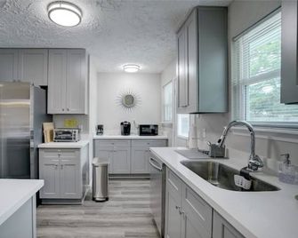 Space & Shore Retreat/3br Near Nasa & Kemah - Houston - Cuina