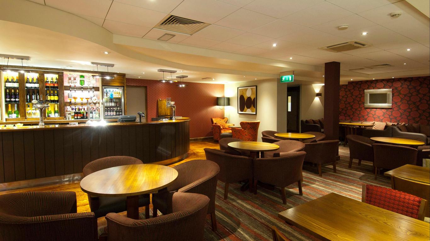 Premier Inn Lon Heathrow Airport T2 & T3 (Bath Rd)