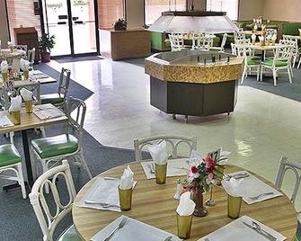 Castaways Resort and Suites - Freeport - Restaurant