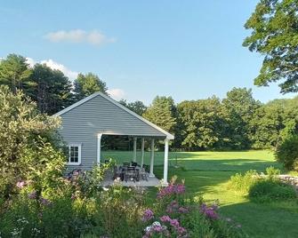 Peaceful farm area, on the reservoir, near vineyards - Wallingford - Building