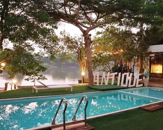The Antique Riverside - Khung Phayom - Piscina