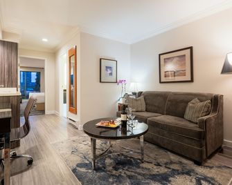 Executive Suites Hotel & Conference Center, Metro Vancouver - Burnaby - Olohuone