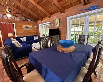 Amazing Pool Home. Little Torch Key. True Keys Experience. Great Fishing Area. - Little Torch Key