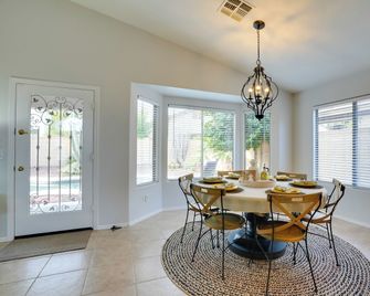 Pool, Fenced Yard El Mirage Sunshine Hou - El Mirage - Comedor
