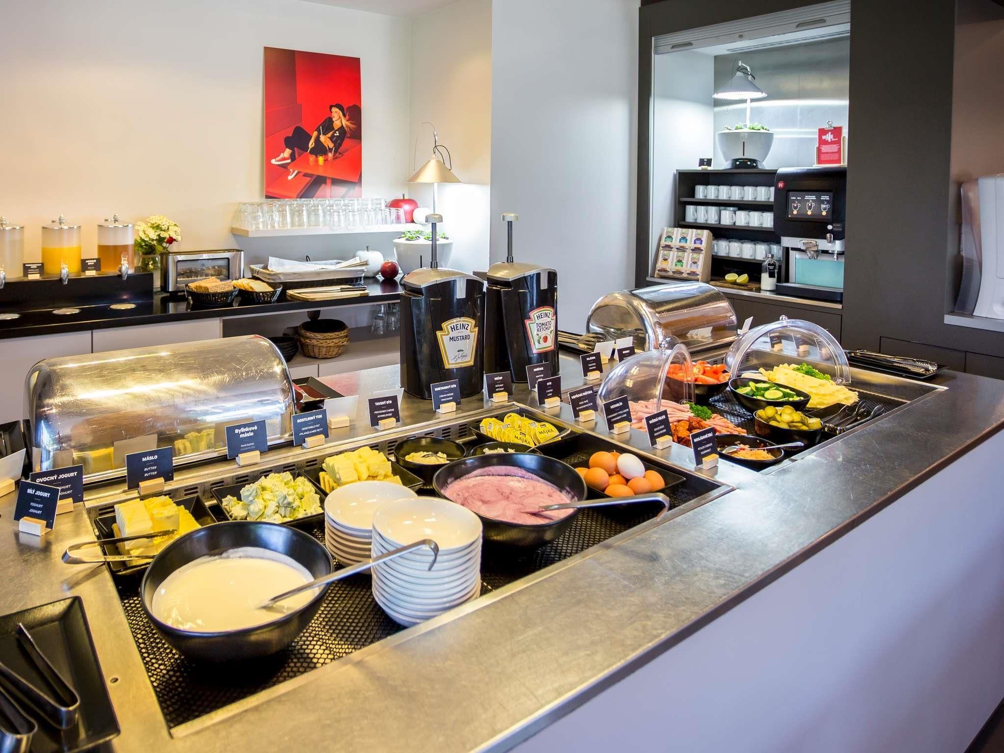Ibis Plzen - Pilsen - Açık büfe