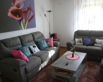 Ferienwohnung Roessler - Markdorf - Вітальня