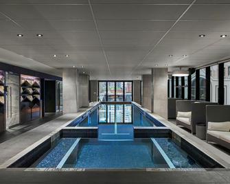 Sheraton Melbourne Hotel - Melbourne - Piscina