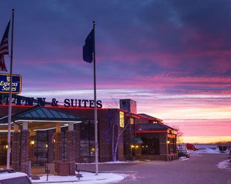 Express Suites Riverport Inn - Winona - Edificio