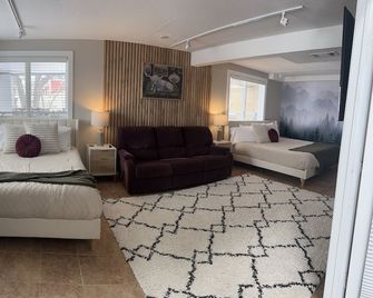 Sunrise on Skyline - Indoor spa - Arcades - Amazing Views! - Wabasha - Living room