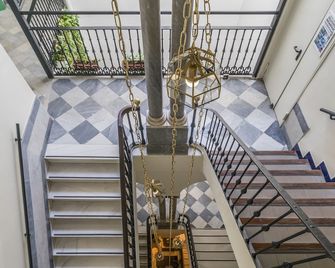 Joy Plaza De Armas - Sevilla - Escaleras