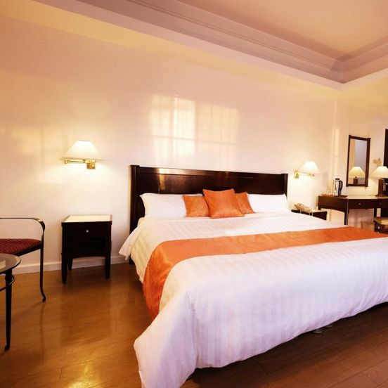 Harbor Town Hotel image 1