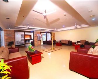 Contour Backwaters - Changanācheri - Lobby