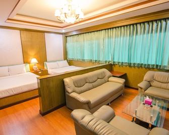 Boss Hotel - Thanyaburi - Sala de estar