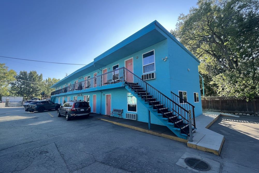 Lakeside Villa & Nordic Spa - Boutique motel with beach access - פנטיקטון - בניין