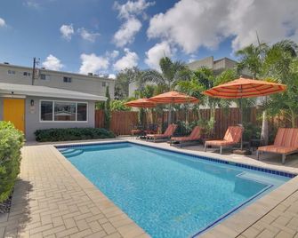 Modern Retreat 3 Miles From Fort Lauderdale Beach! - Fort Lauderdale - Pool