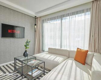 Stayhere Rabat - Agdal 4 - Hotel - Rabat - Living room