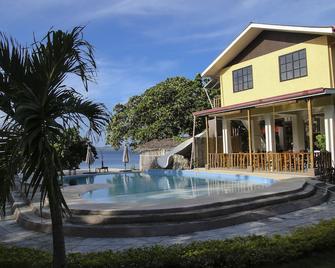 Isla Hayahay Beach Resort And Restaurant - Calape - Edificio