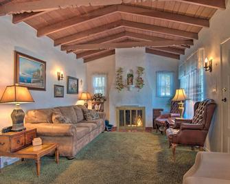 Avalon Escape Everything Within Walking Distance! - Avalon - Sala